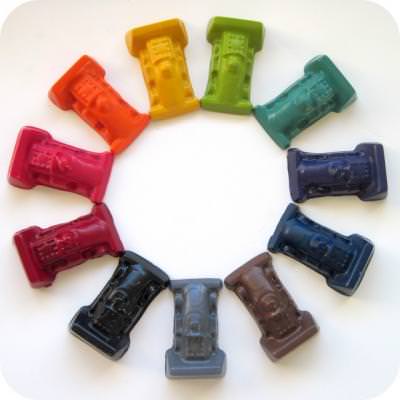 Molded Crayons {Kids DIY Stocking Stuffers}