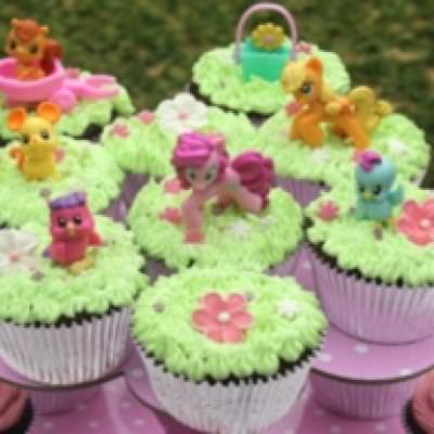 My Little Pony Party Cupcakes {Themed Party Food}