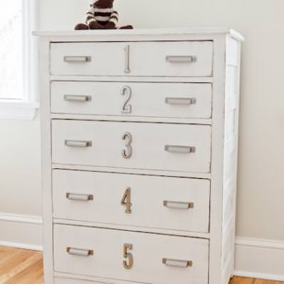 Numbered Dresser for Kids {Chests & Consols}