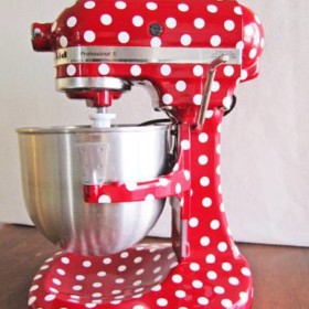 Polka Dot your Kitchen Aid Mixer {Kitchen}