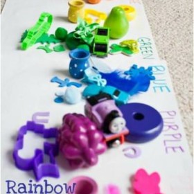 Rainbow Scavenger Hunt {Preschool}