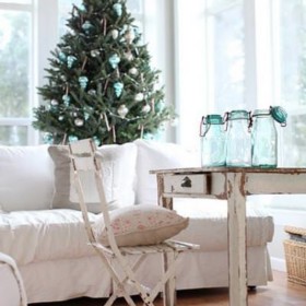 Shabby Chic Christmas Tree {Christmas Tree Themes}