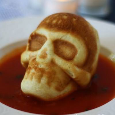 Skull Shaped Bread in Tomato Basil Soup {halloween meals}