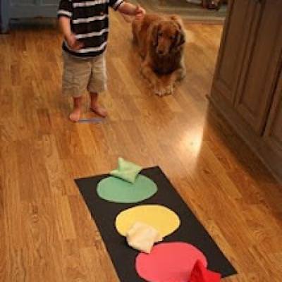 Stoplight Beanbag Toss Game {DIY Games}