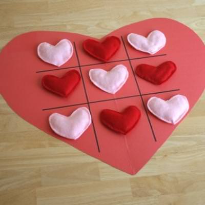 Valentines Tic Tac Toe Hearts {Valentines Games}