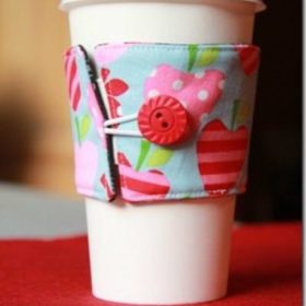 Valentine Coffee Cup Sleeve {Free Pattern}